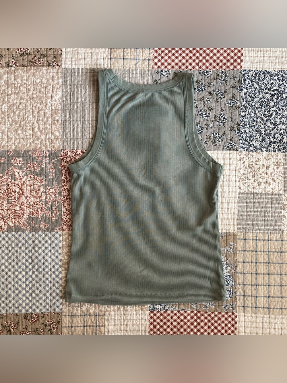 GAP Rib Tank Top - Picture 2 of 3